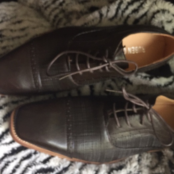 Brown leather shoes - Picture 2 of 5